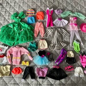 Great Condition Vintage (80s-90s) Barbie Clothes